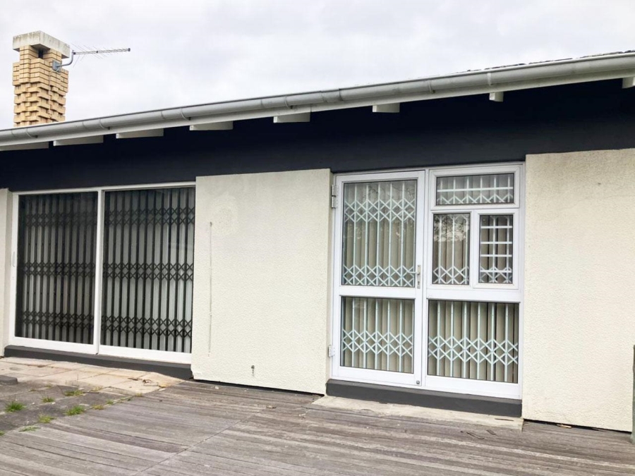 4 Bedroom Property for Sale in Kabega Park Eastern Cape